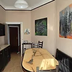 Homegallery - Elegante Milanese Lejlighed *