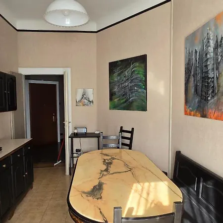 Homegallery - Elegante Milanese Διαμέρισμα *